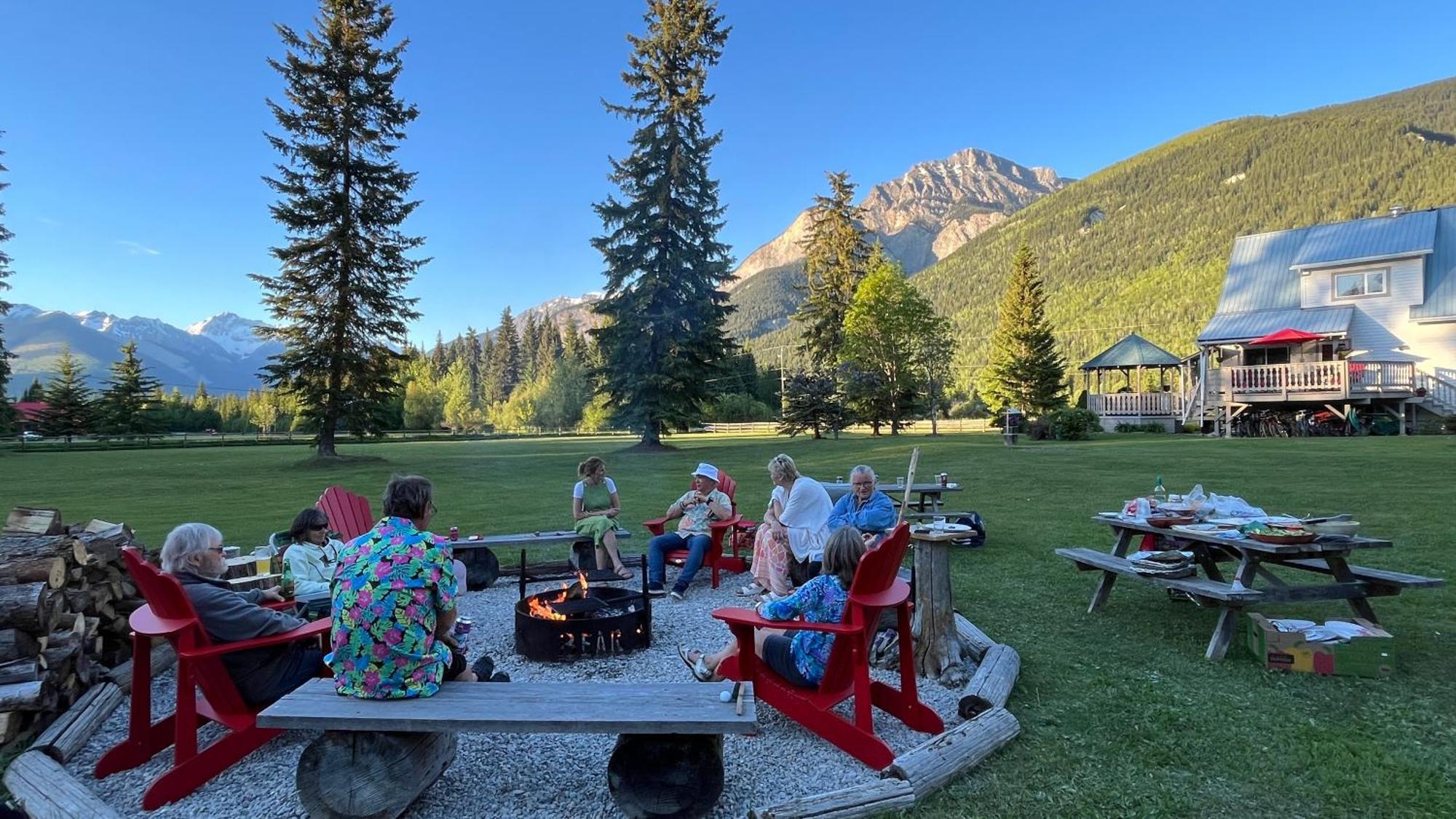 Bear Paw Lodge Golden Kültér fotó