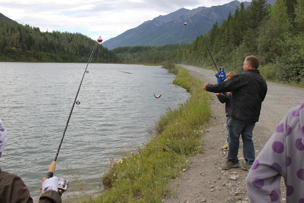 Bear Paw Lodge Golden Kültér fotó